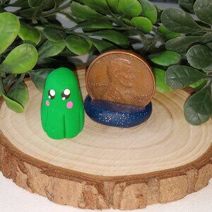 🎯 10 for $10 / Itty Bitty Green Ghost